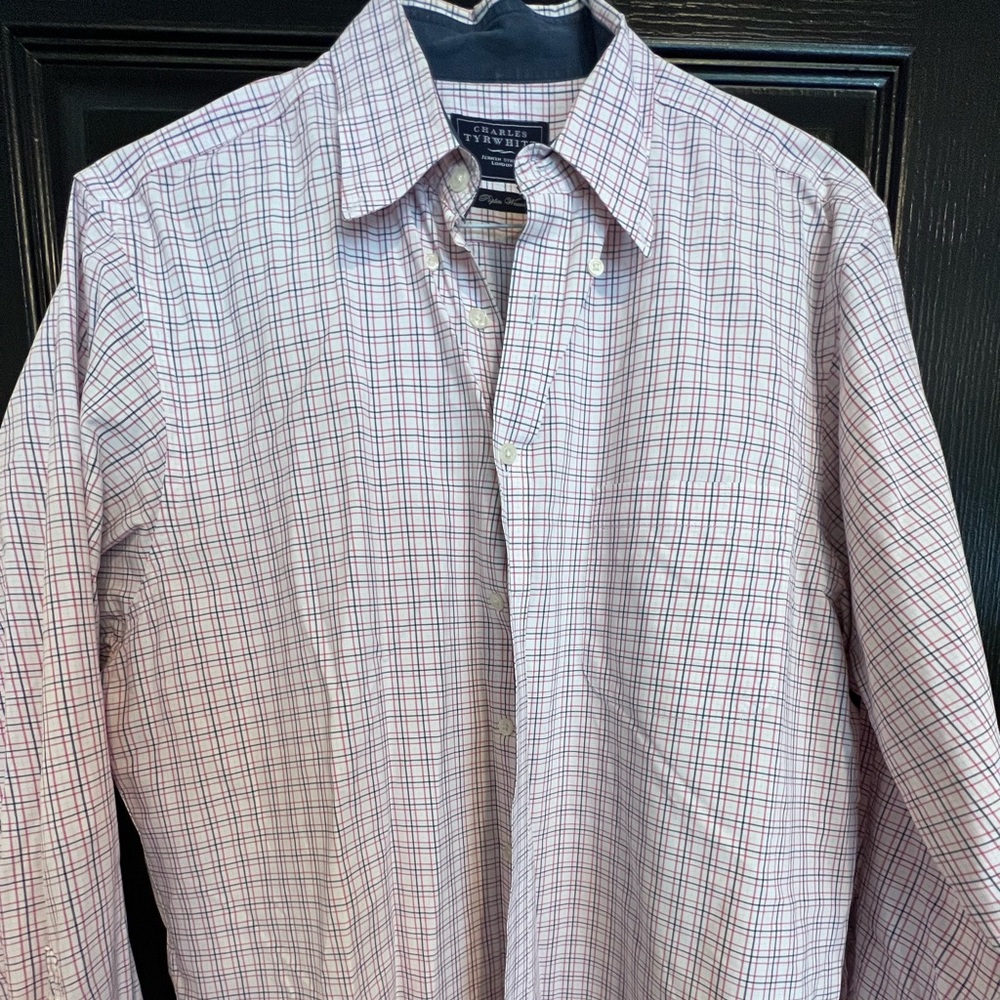 Men’s Charles Tyrwhitt shirt. Size L.